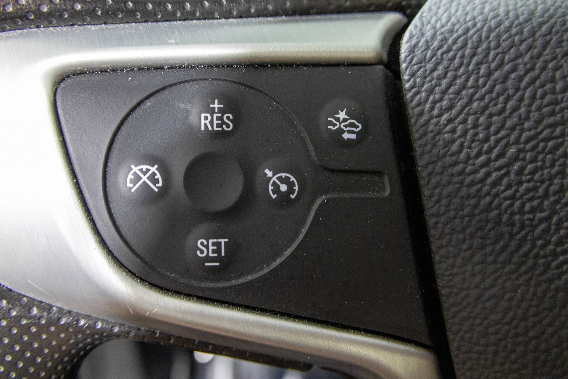 Used 2023 GMC Terrain SLE w/ Driver Convenience Package FWD image 35