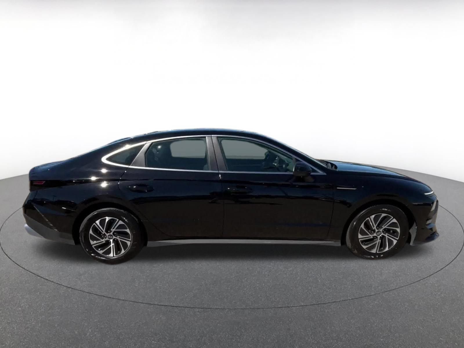 Used 2026 Hyundai Sonata Blue FWD image 16