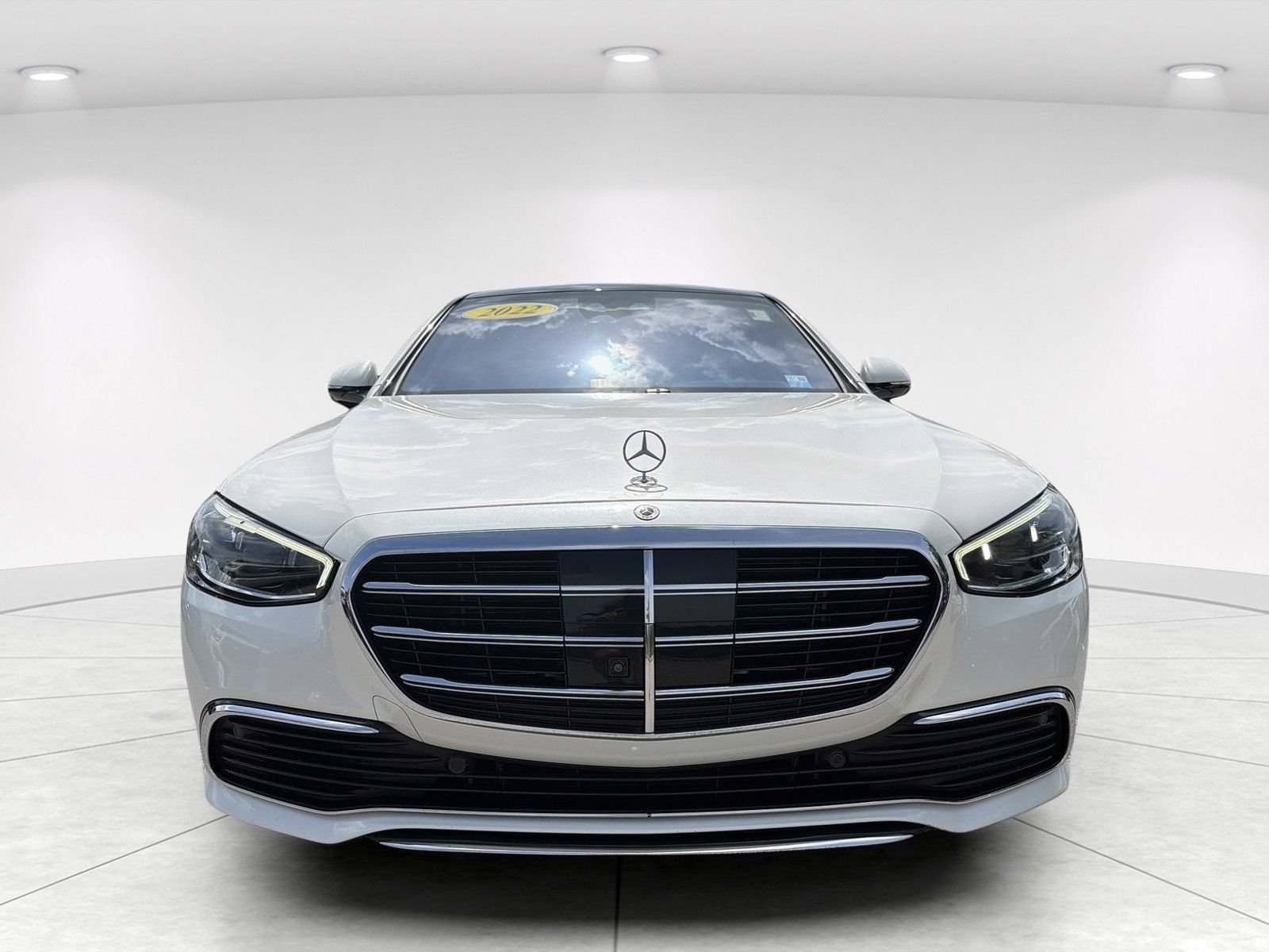 Used 2022 Mercedes-Benz S 580 4MATIC Sedan image 2
