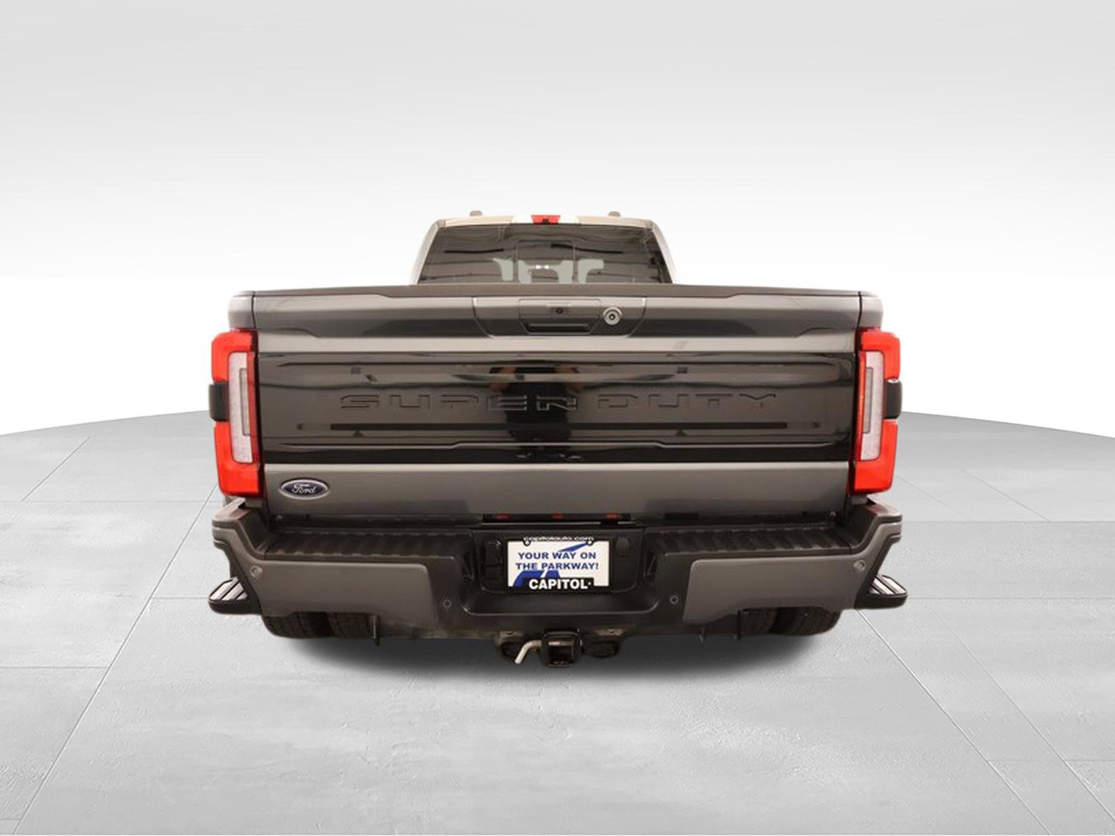 Used 2025 Ford F450 Platinum AWD/4WD image 4