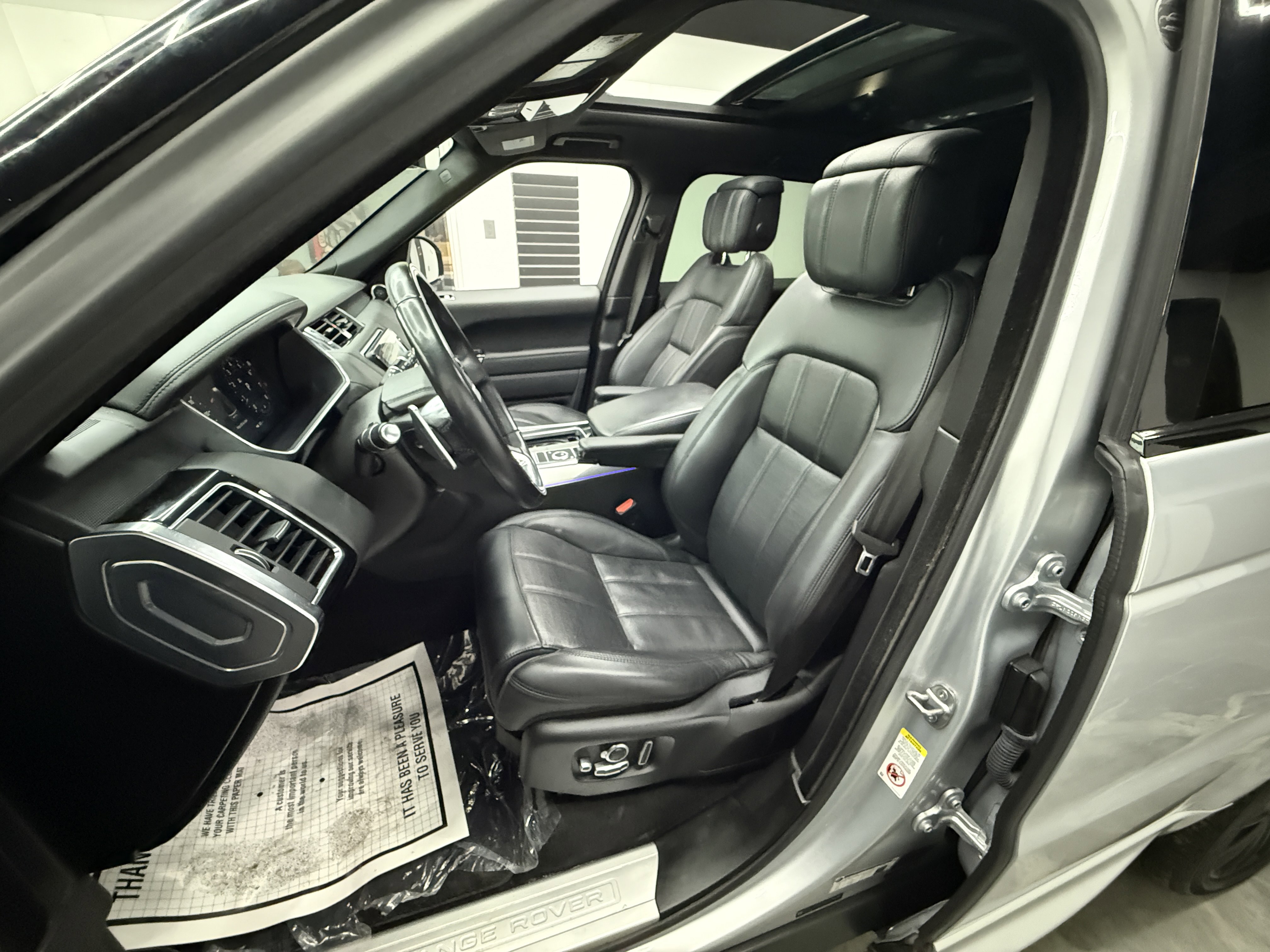 Used 2018 Land Rover Range Rover Sport HSE Dynamic image 12