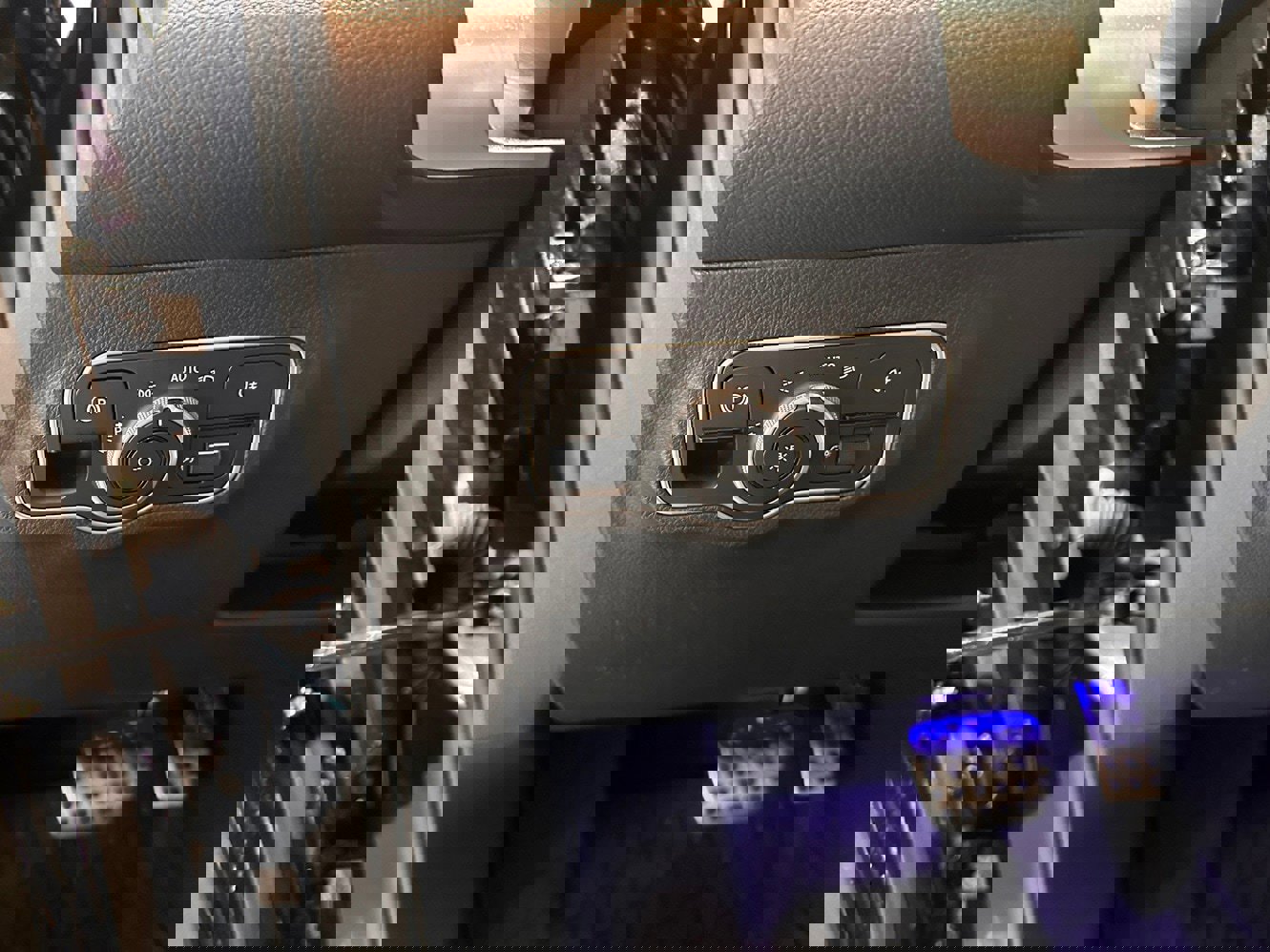 Used 2024 Mercedes-Benz GLB 250 4MATIC image 16