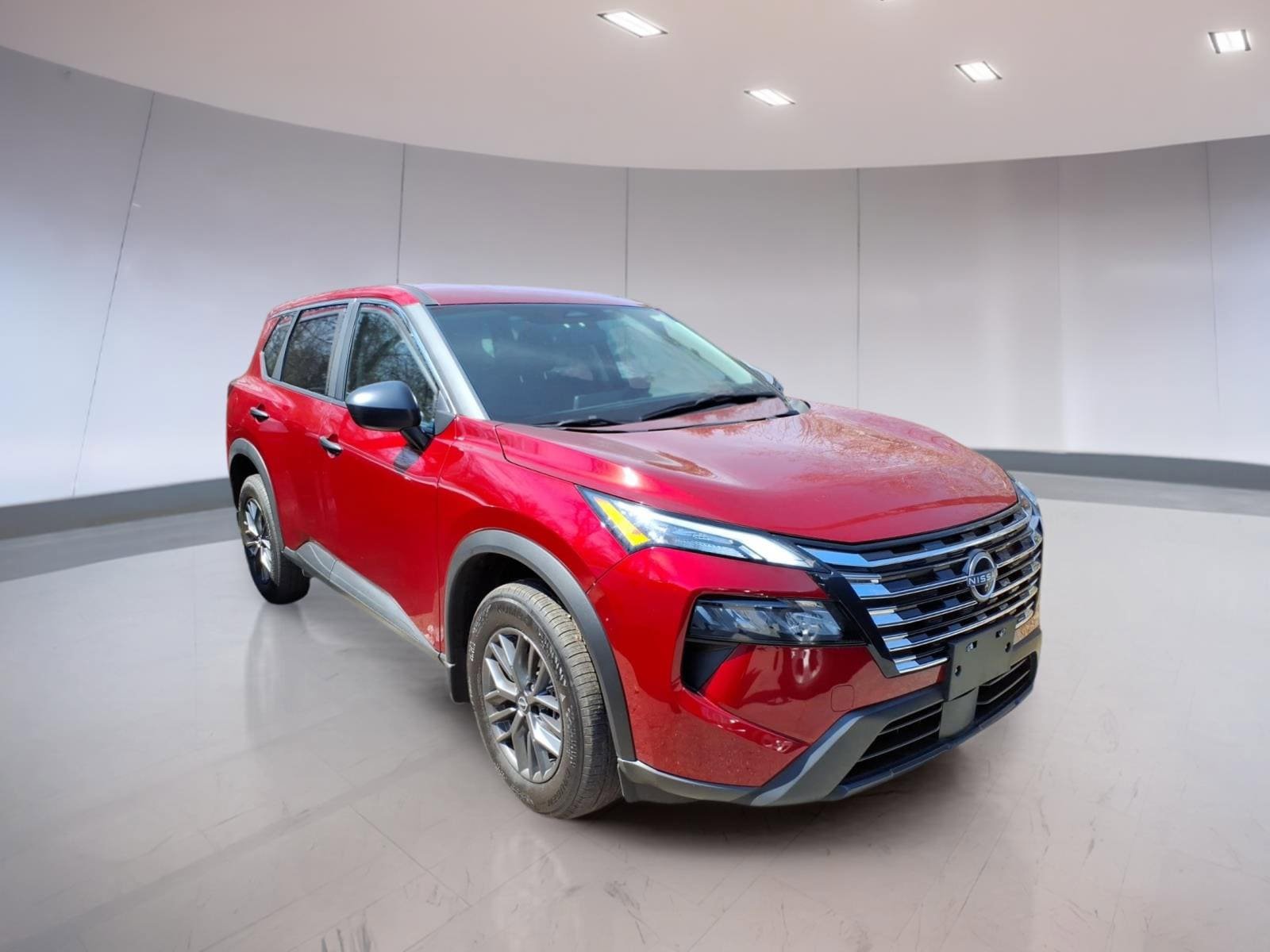 Used 2025 Nissan Rogue S image 1
