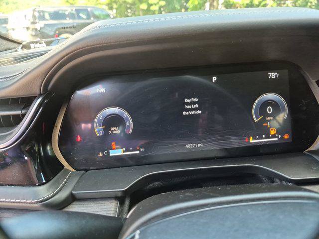 Certified 2022 Jeep Grand Cherokee Overland w/ Luxury Tech Group IV AWD/4WD image 11
