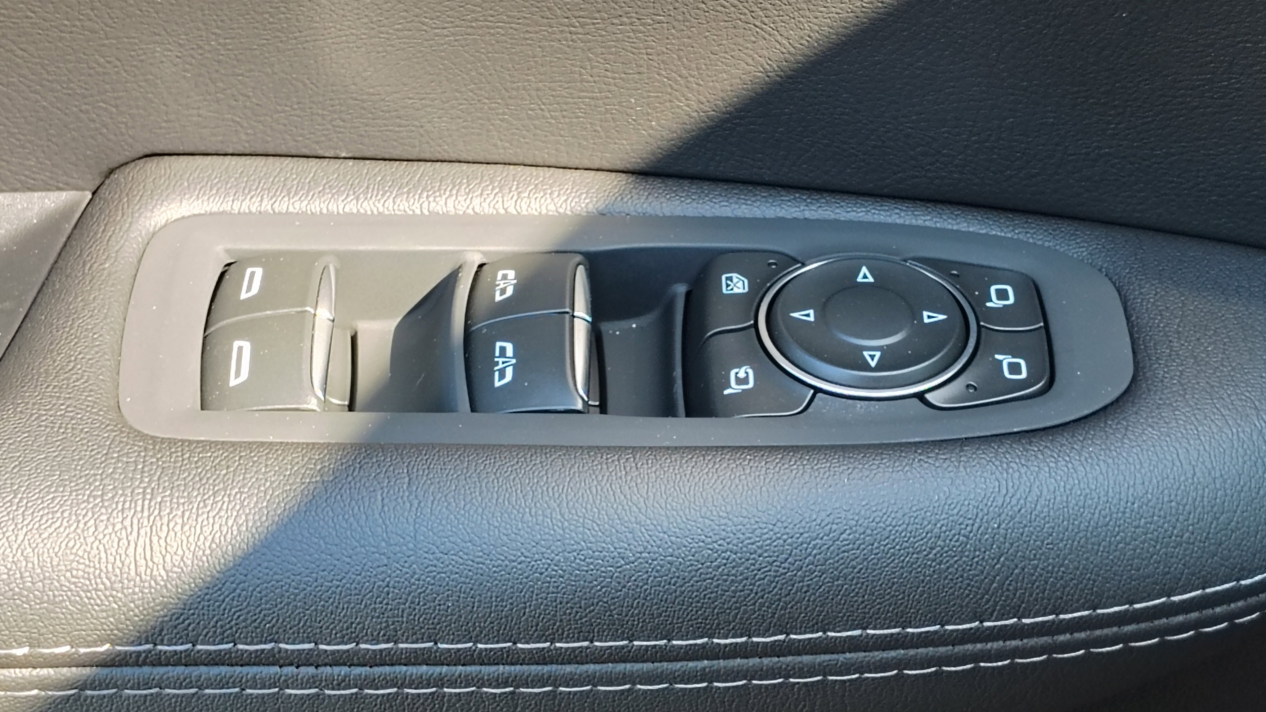 New 2025 Cadillac XT5 Sportv w/ Technology Package image 13