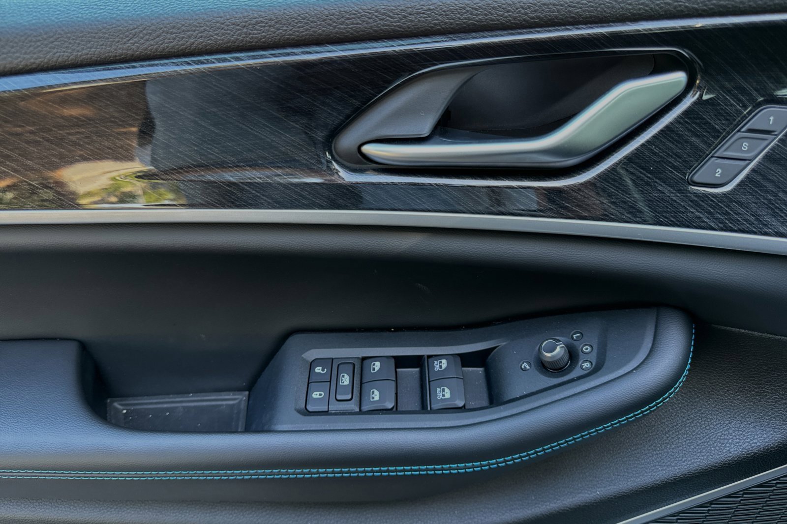 New 2023 Jeep Grand Cherokee Trailhawk w/ Advanced Protech Group II image 10