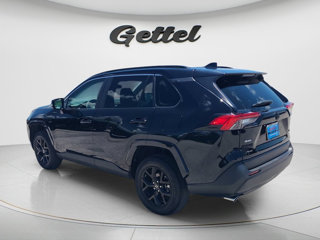 Certified 2023 Toyota RAV4 XLE w/ Convenience Package FWD image 7