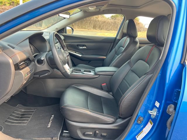 Used 2022 Nissan Sentra SR w/ SR Premium Package FWD image 15