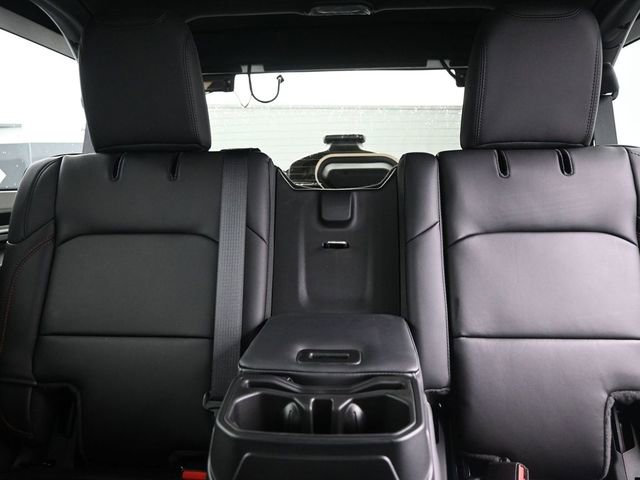 Used 2024 Jeep Wrangler Unlimited Rubicon w/ Capability Package image 21