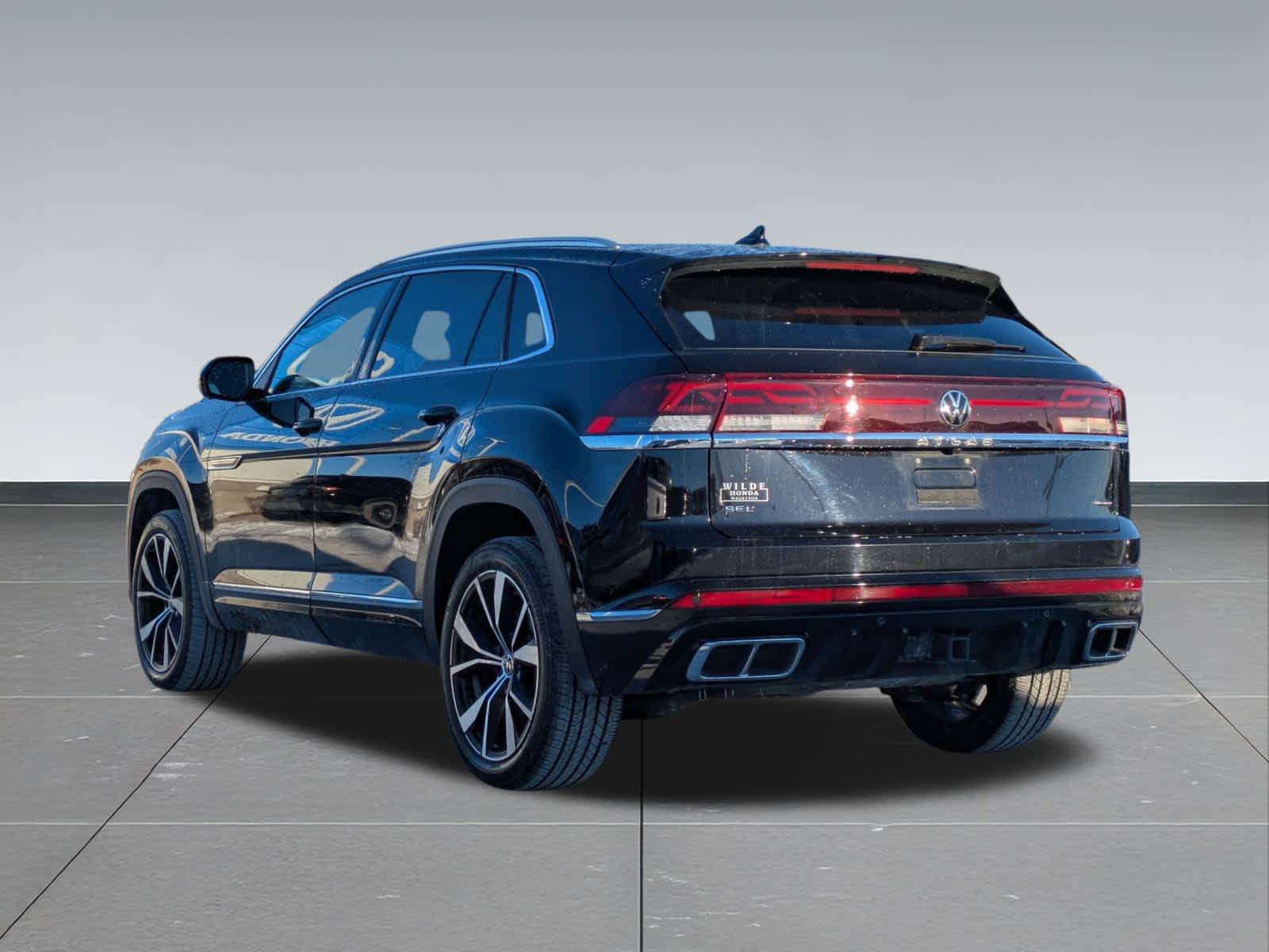 Used 2024 Volkswagen Atlas Cross Sport SEL Premium R-Line AWD/4WD image 4