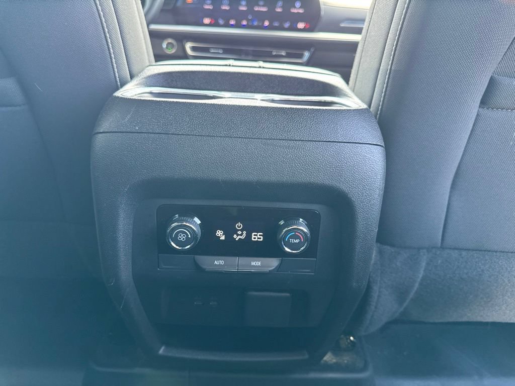 Used 2026 Chevrolet Traverse LT w/ Driver Confidence Package FWD image 24