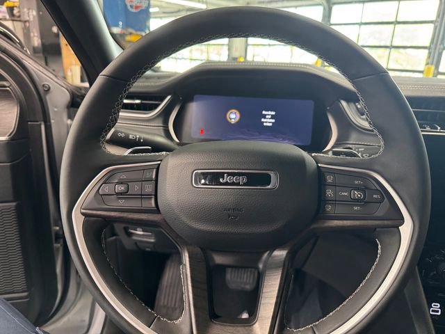 Used 2024 Jeep Grand Cherokee Limited w/ Trailer Tow Package AWD/4WD image 22