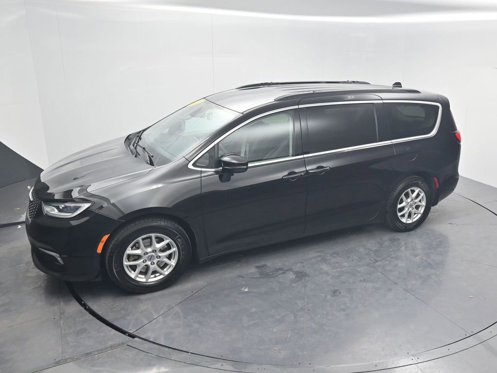 Used 2022 Chrysler Pacifica Touring-L image 43
