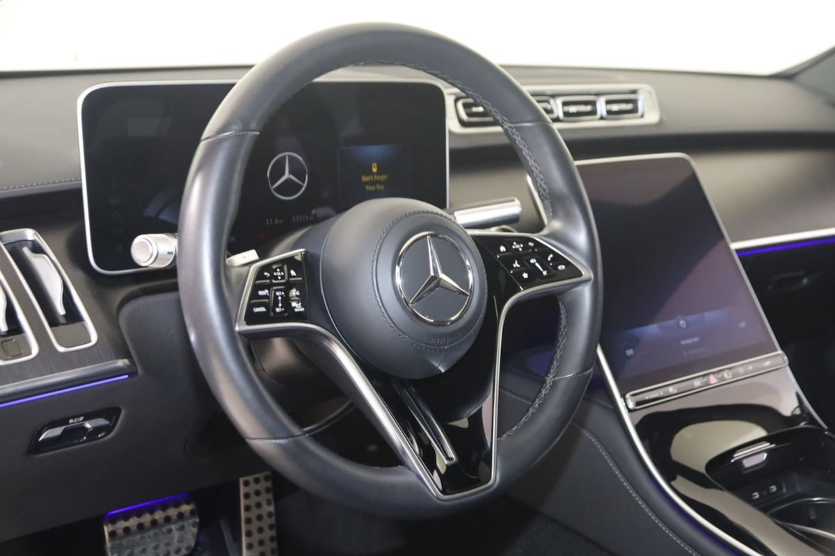 Used 2022 Mercedes-Benz S 500 4MATIC w/ AMG Line Package image 7
