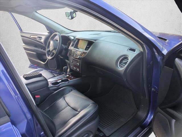 Used 2017 Nissan Pathfinder Platinum FWD image 24
