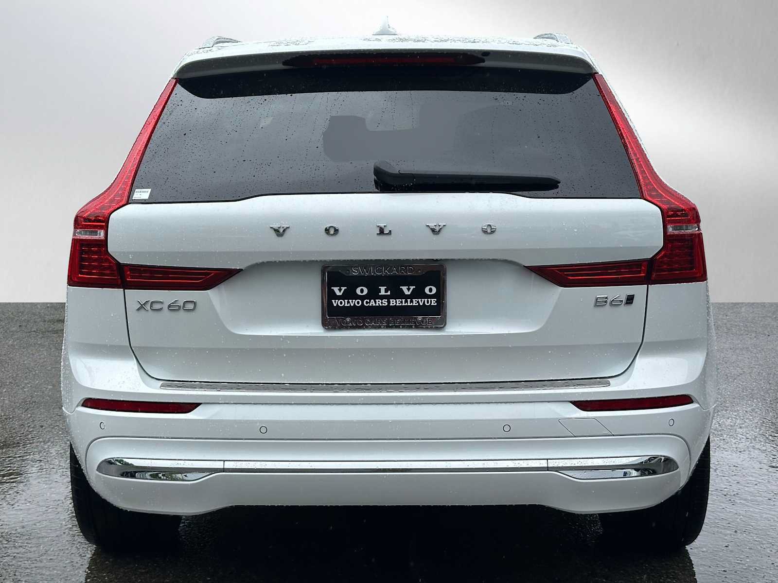 Used 2023 Volvo XC60 B6 Ultimate w/ Protection Package Premier AWD/4WD image 4