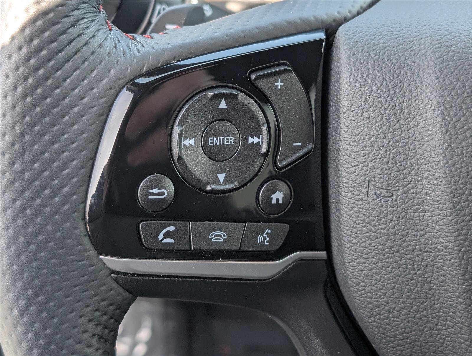 Used 2025 Honda Passport Black Edition image 25