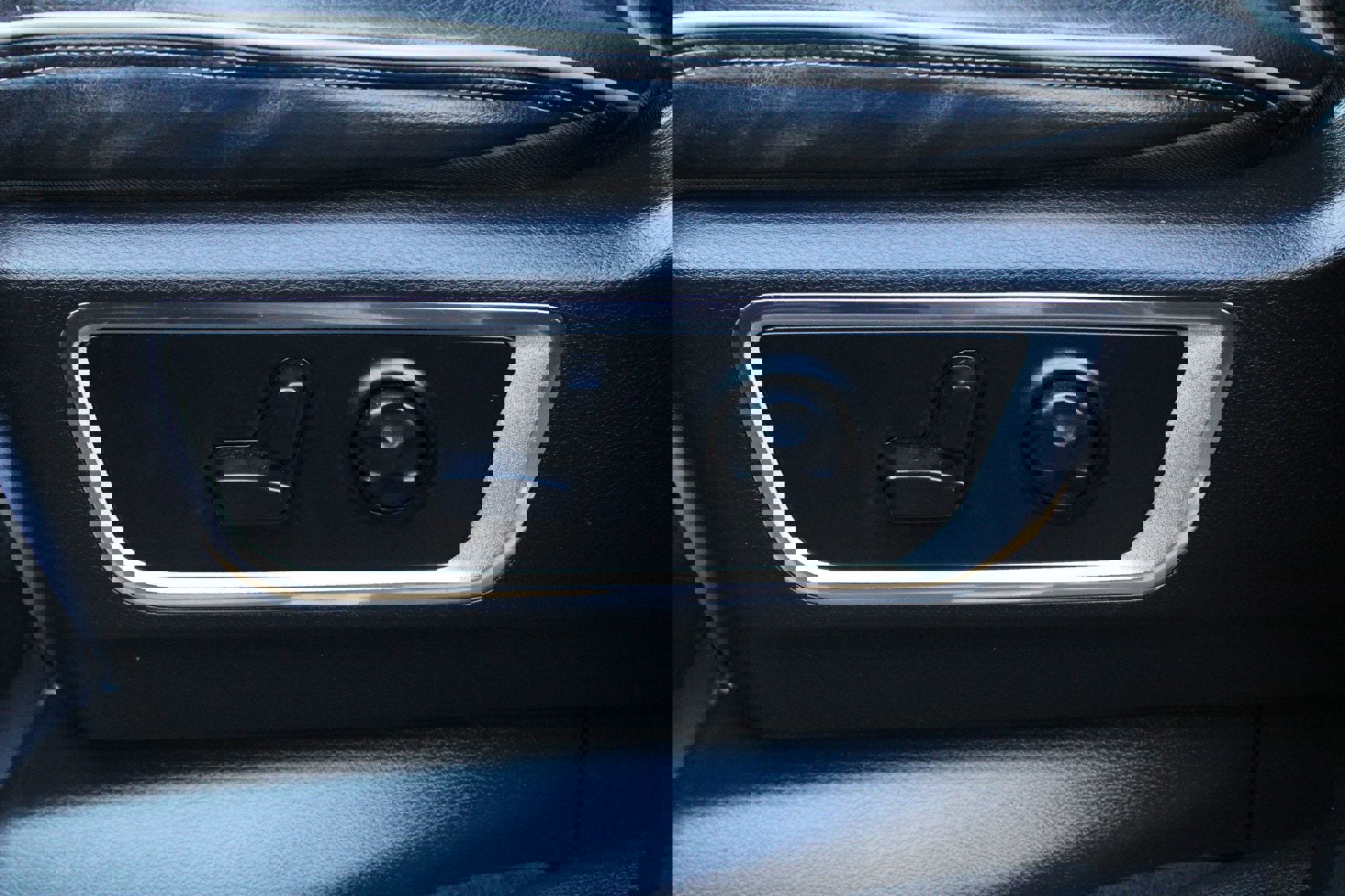 Used 2019 RAM 1500 Laramie AWD/4WD image 14