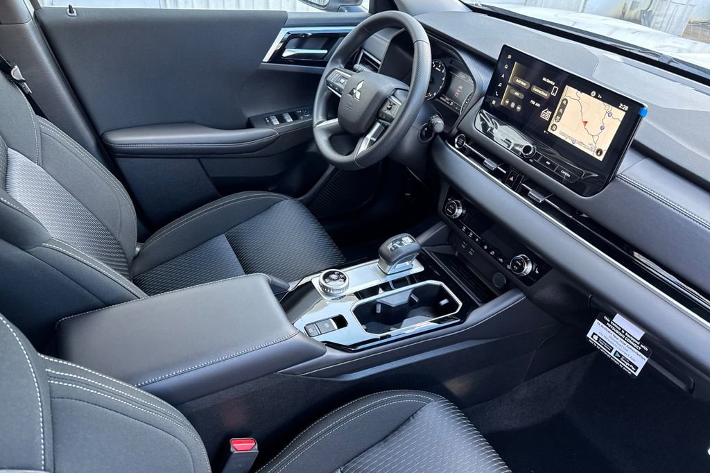 New 2026 Mitsubishi Outlander ES AWD/4WD image 17