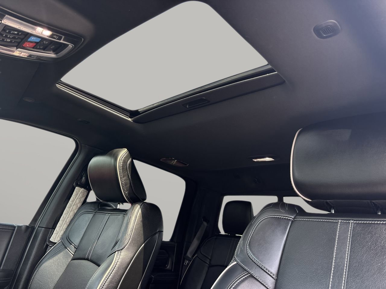 Used 2024 RAM 2500 Limited image 19