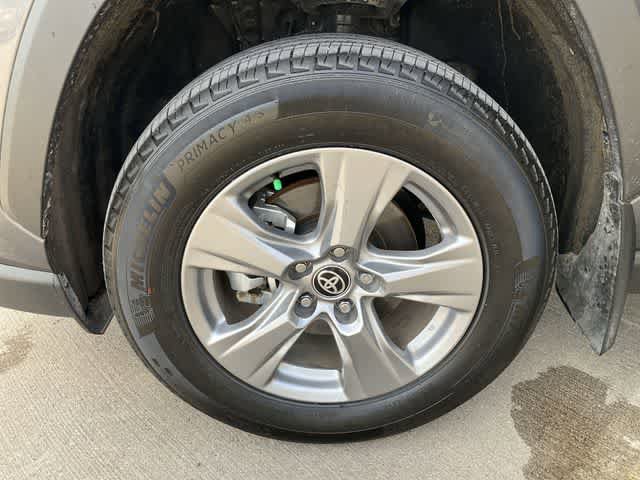 Certified 2025 Toyota RAV4 XLE w/ Convenience Package FWD image 11