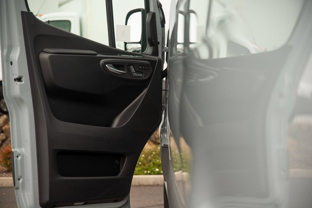 New 2025 Mercedes-Benz Sprinter 2500 image 12