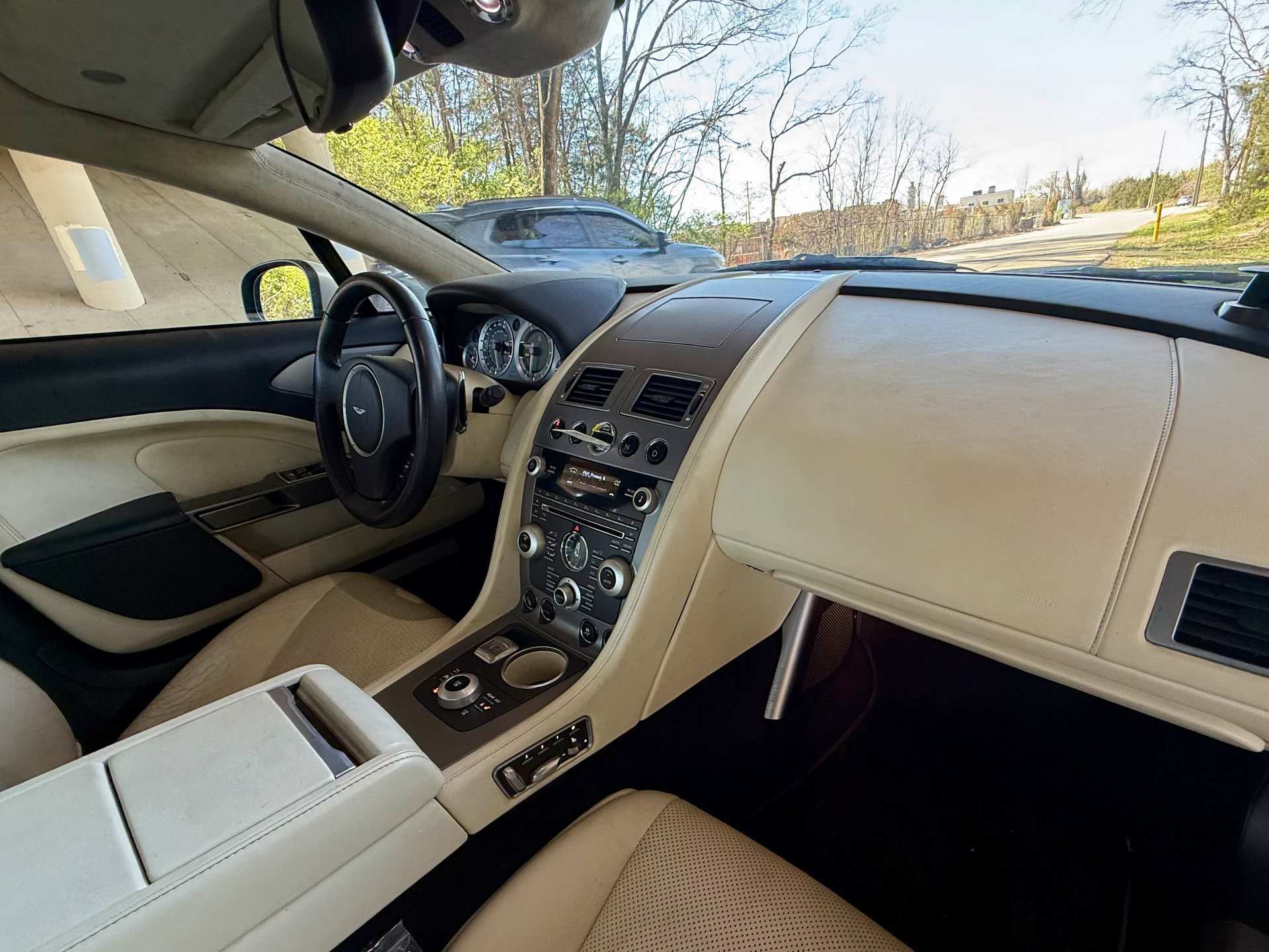 Used 2011 Aston Martin Rapide Luxe image 33