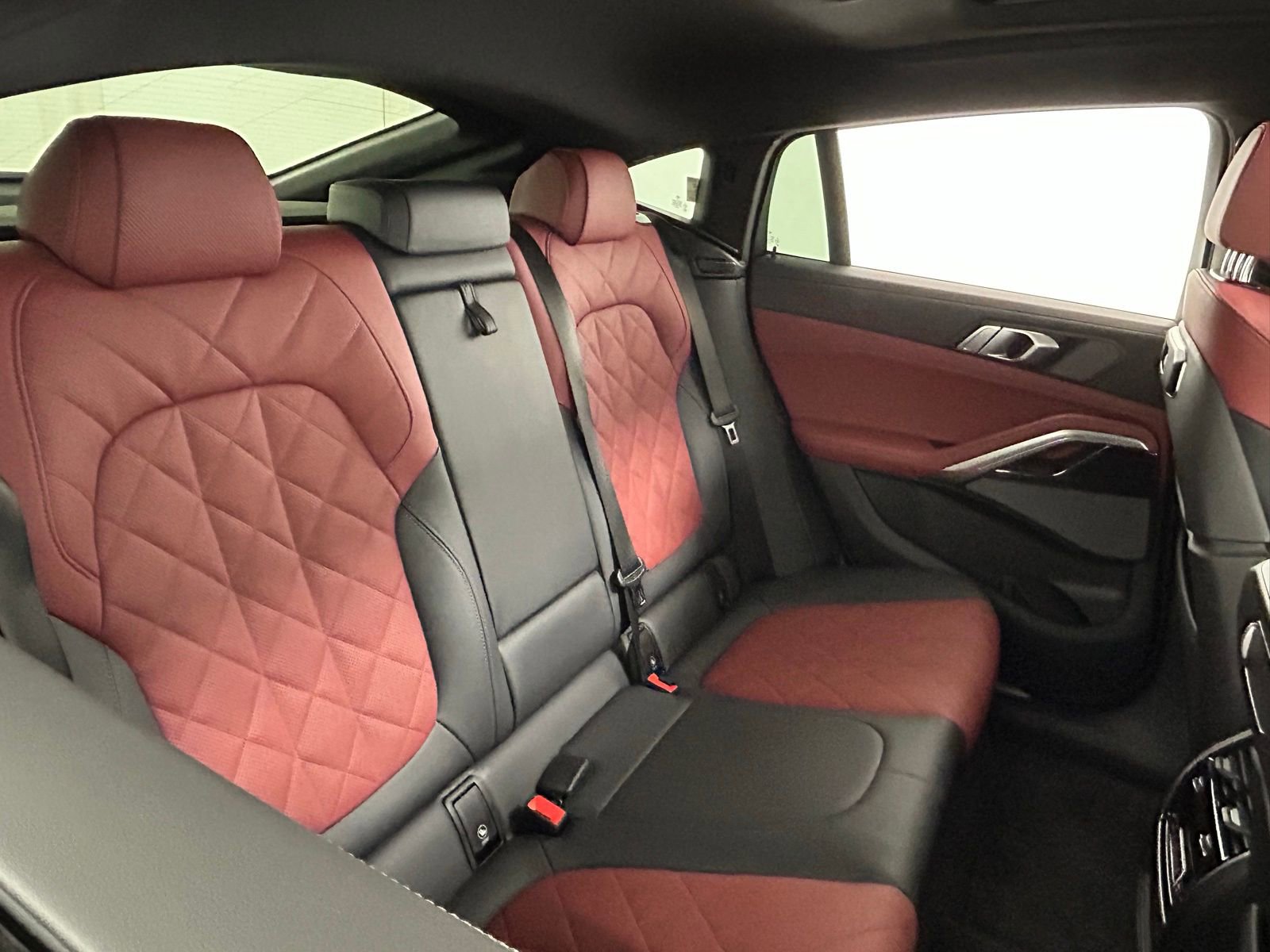 Used 2025 BMW X6 xDrive40i w/ Climate Comfort Package image 41