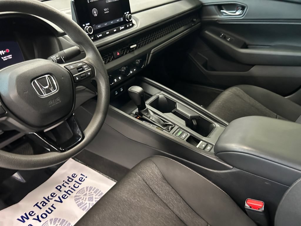 Used 2023 Honda Accord EX image 10