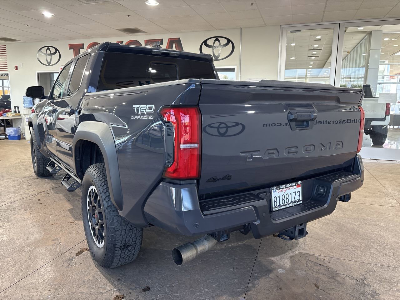 Certified 2024 Toyota Tacoma TRD Off-Road w/ TRD Off Road Upgrade Package AWD/4WD image 8