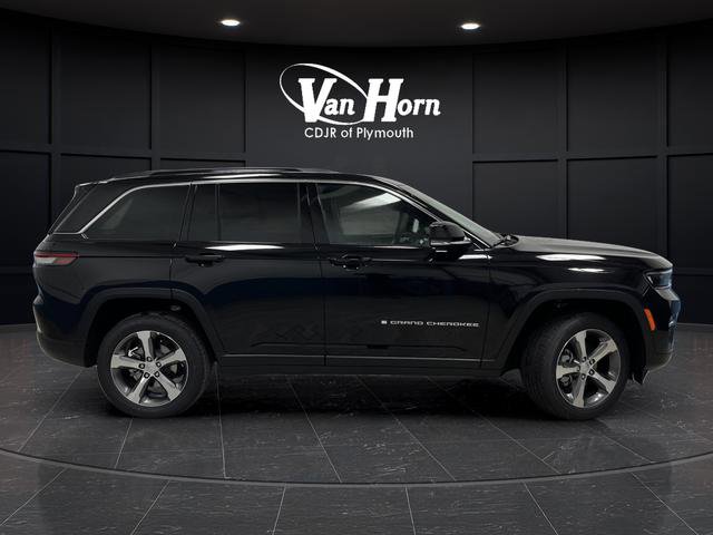 New 2025 Jeep Grand Cherokee Limited w/ Trailer Tow Package image 2