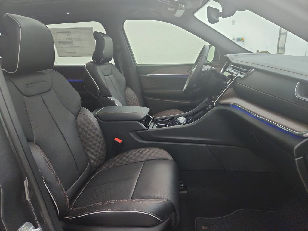 New 2025 Jeep Grand Cherokee L Summit image 35