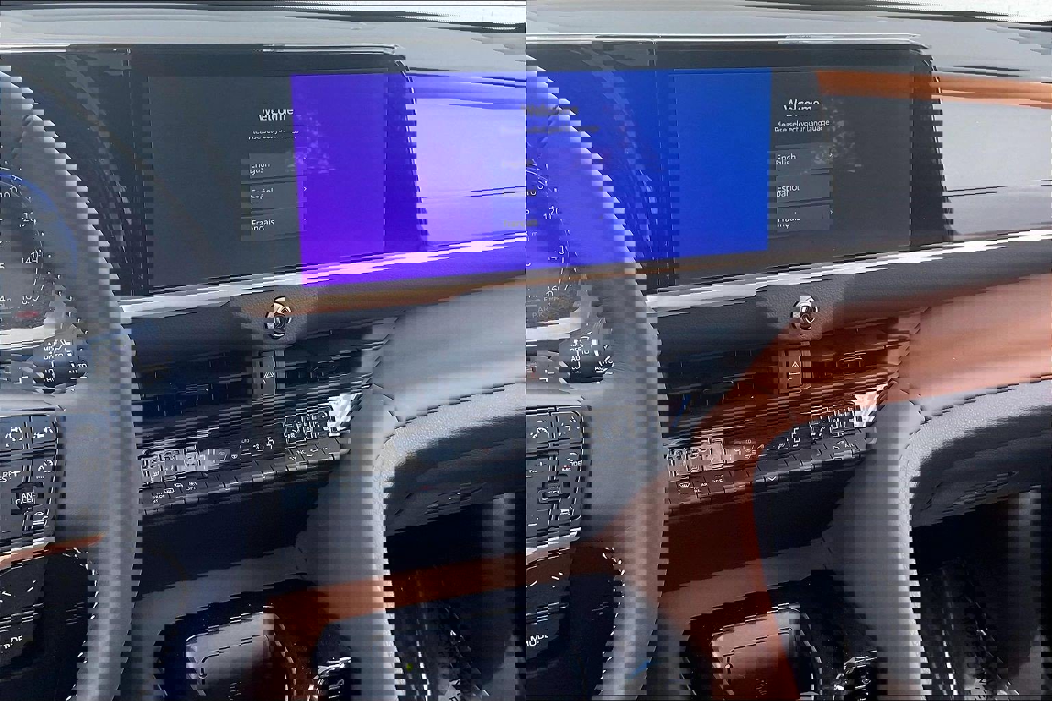 Used 2025 Toyota Crown Signia w/ Advanced Technology Package AWD/4WD image 7