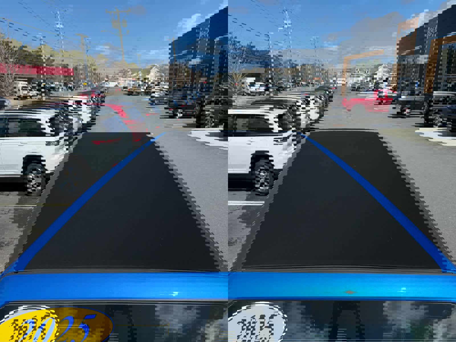 Used 2025 Jeep Wrangler Sahara w/ Safety Group image 4