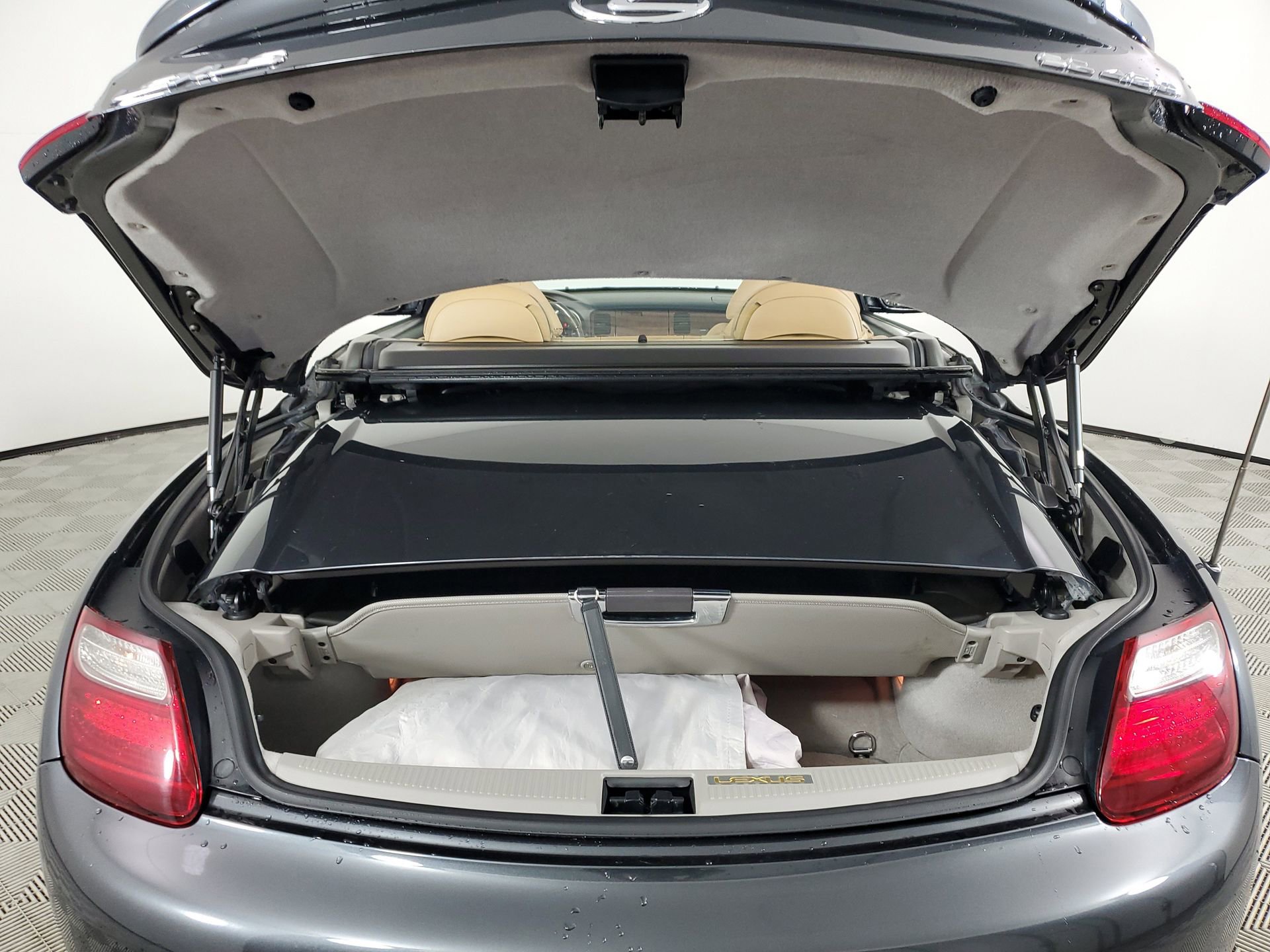 Used 2006 Lexus SC 430 Convertible RWD image 16
