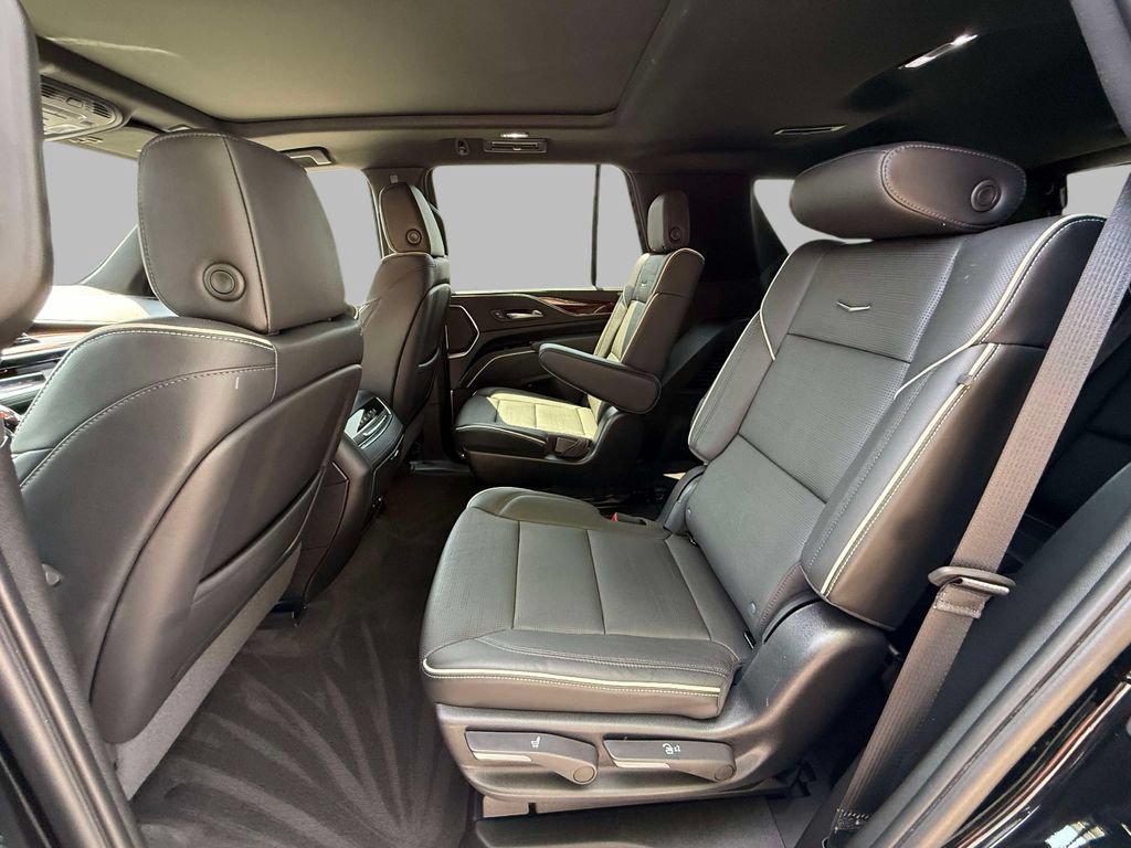 Used 2023 Cadillac Escalade Premium Luxury AWD/4WD image 21