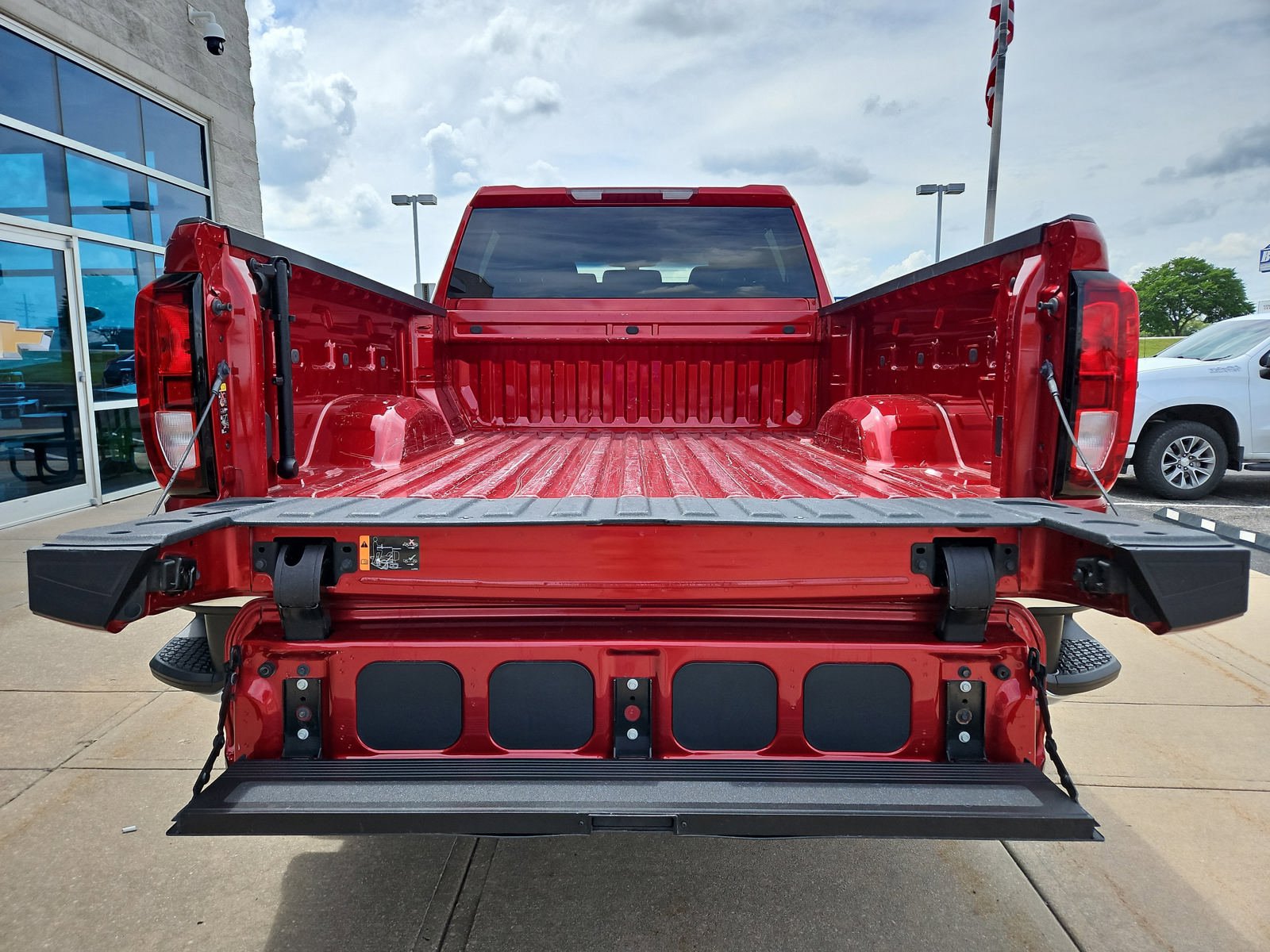 Used 2022 GMC Sierra 2500 SLE w/ Remote Start Package RWD image 17