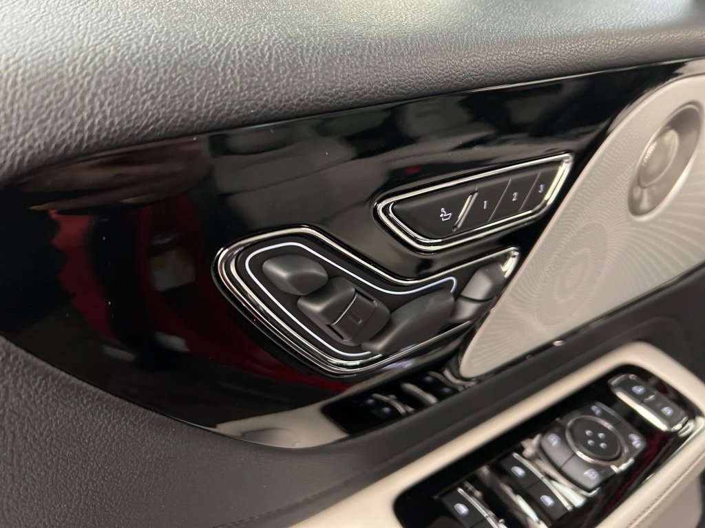 Used 2025 Lincoln Aviator Reserve w/ Equipment Group 201A image 26