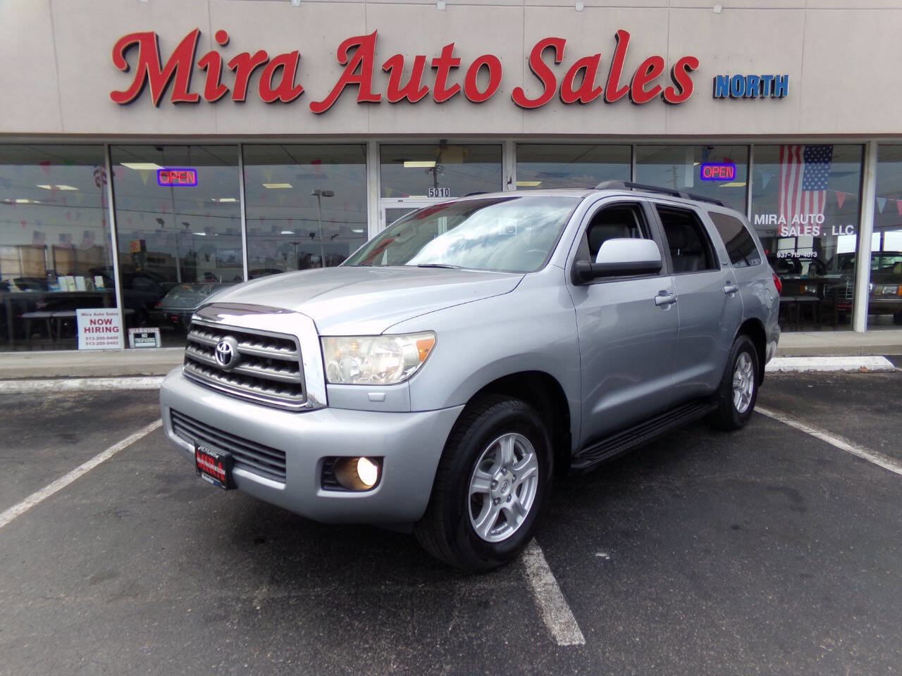 Used 2011 Toyota Sequoia SR5 w/ Premium Pkg AWD/4WD image 1
