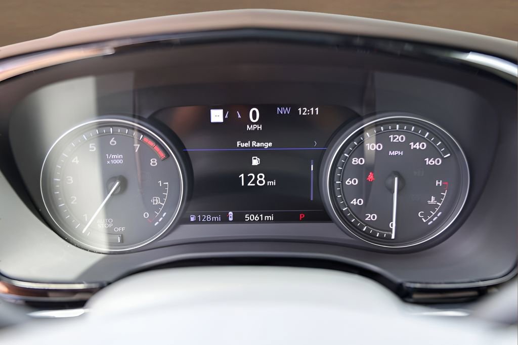 Certified 2025 Cadillac XT6 Premium Luxury w/ Technology Package FWD image 11