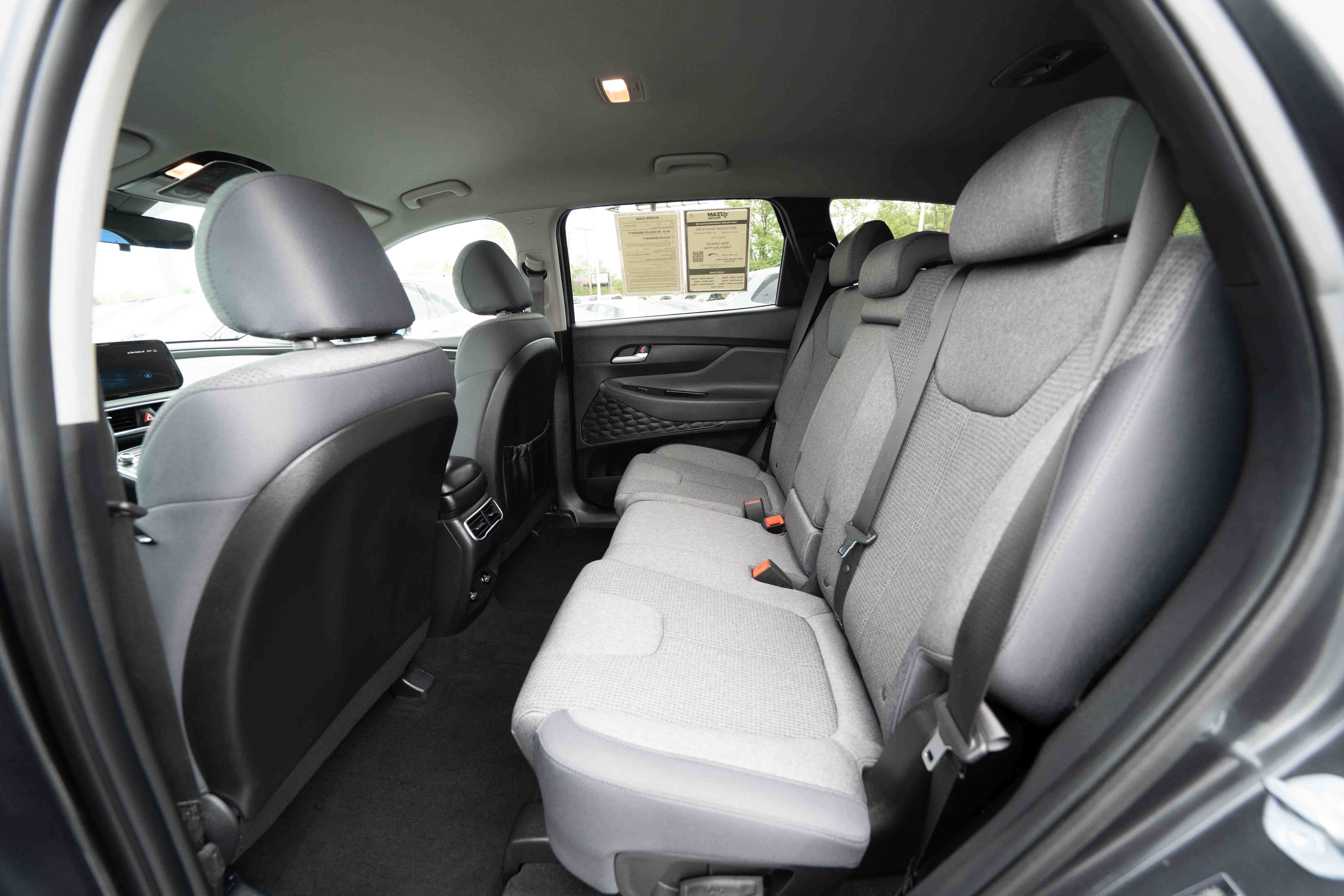 Used 2023 Hyundai Santa Fe SEL AWD/4WD image 23
