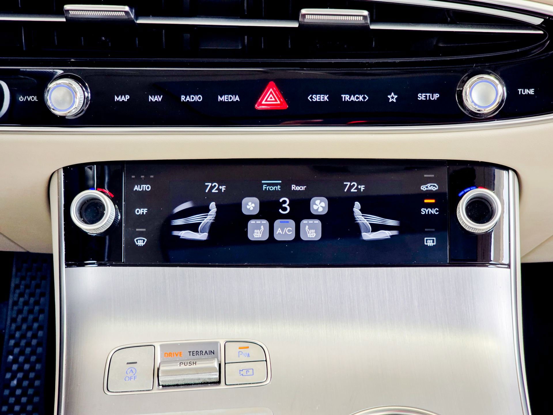 Used 2026 Genesis GV70 2.5T Select image 44