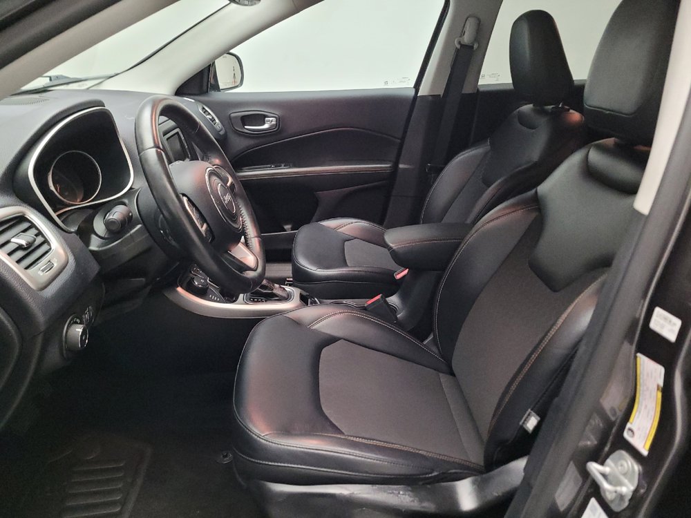 Used 2017 Jeep Compass Latitude w/ Safe & Security Group AWD/4WD image 17