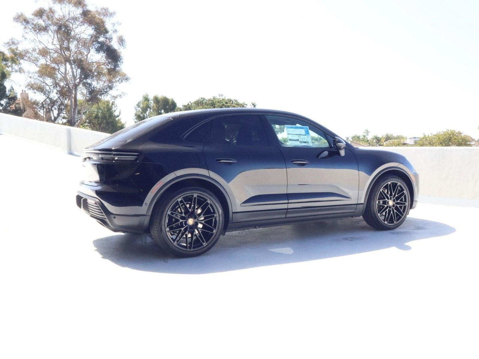 New 2026 Porsche Macan Electric RWD image 8