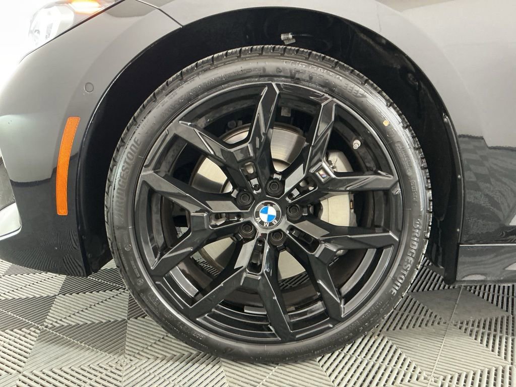 Certified 2025 BMW 330i Sedan w/ M Sport Package RWD image 32