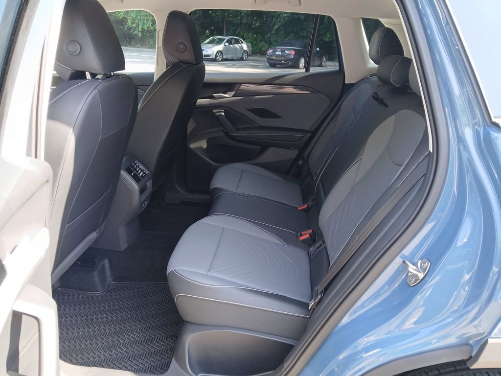 Used 2026 Volkswagen Tiguan SE FWD image 25