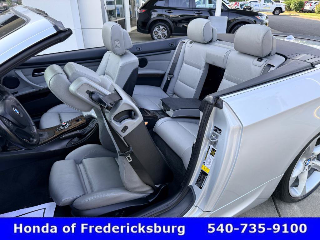 Used 2012 BMW 335i Convertible RWD image 28