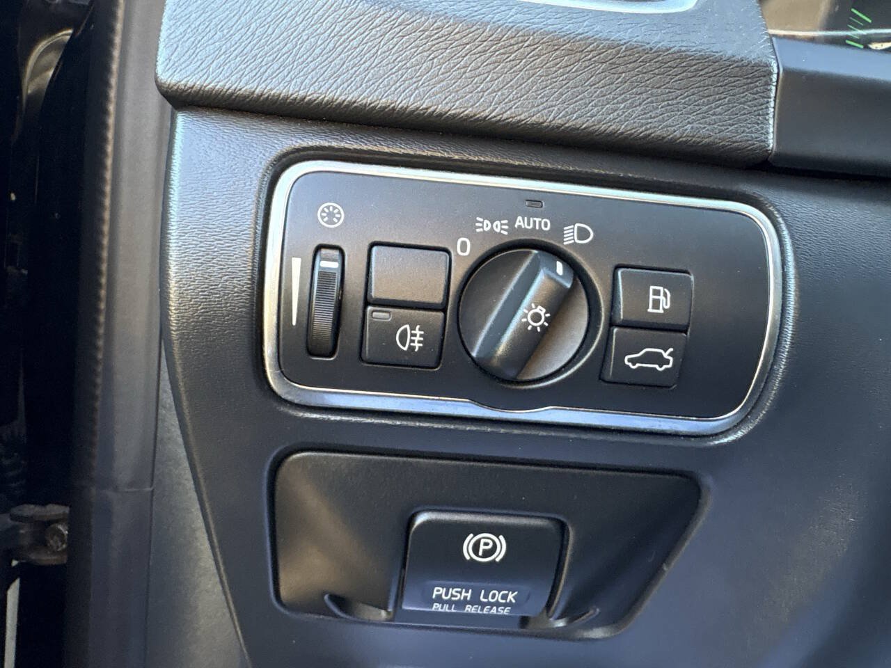 Used 2014 Volvo S60 T5 FWD image 26