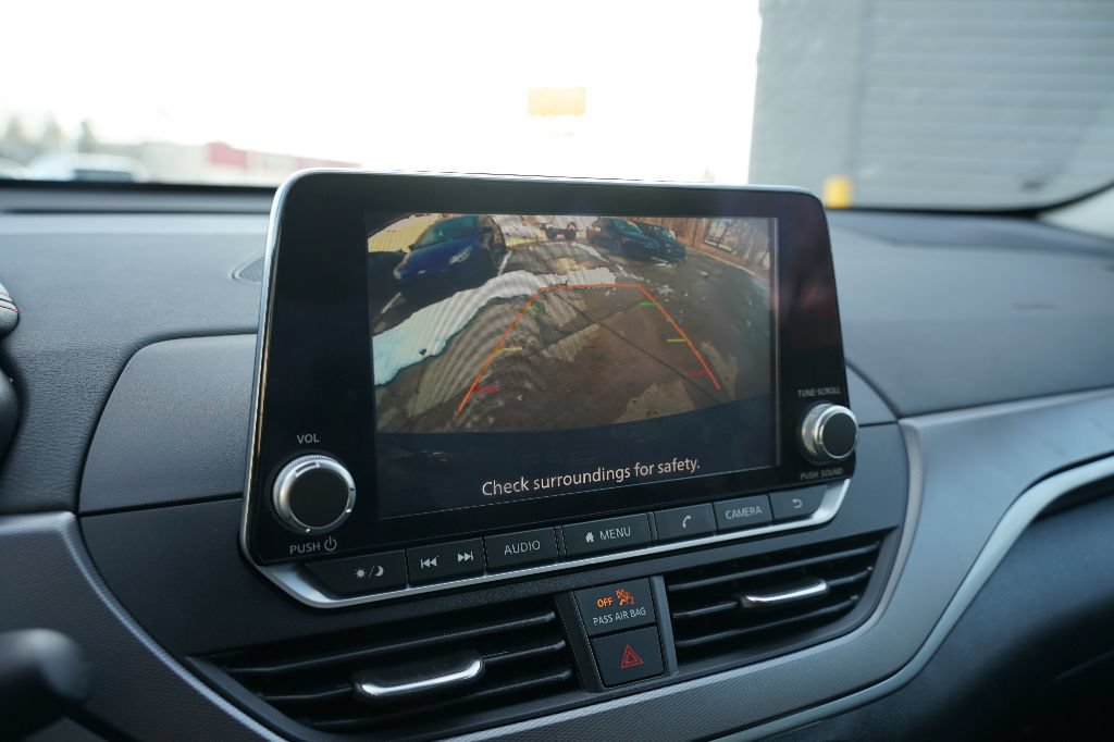 Used 2023 Nissan Altima 2.5 SR FWD image 10