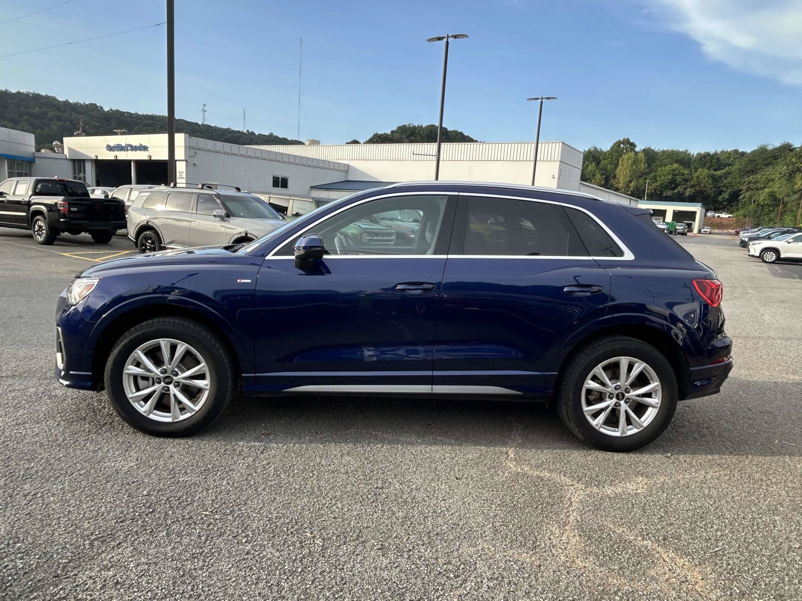 Used 2025 Audi Q3 2.0T Premium AWD/4WD image 4